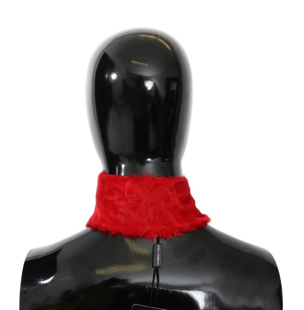 Bufanda de piel de cordero con cuello de piel roja