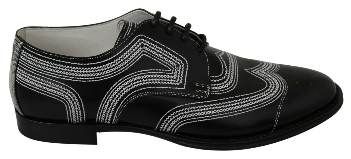 Zapatos Derby formales de cuero negro con cordones blancos