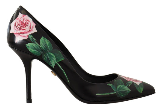 Zapatos de tacón alto con rosas de cuero negro