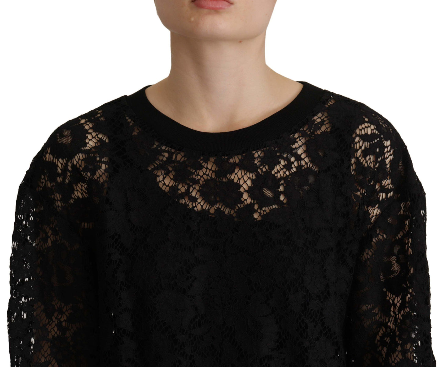 Blusa siciliana con encaje floral negro