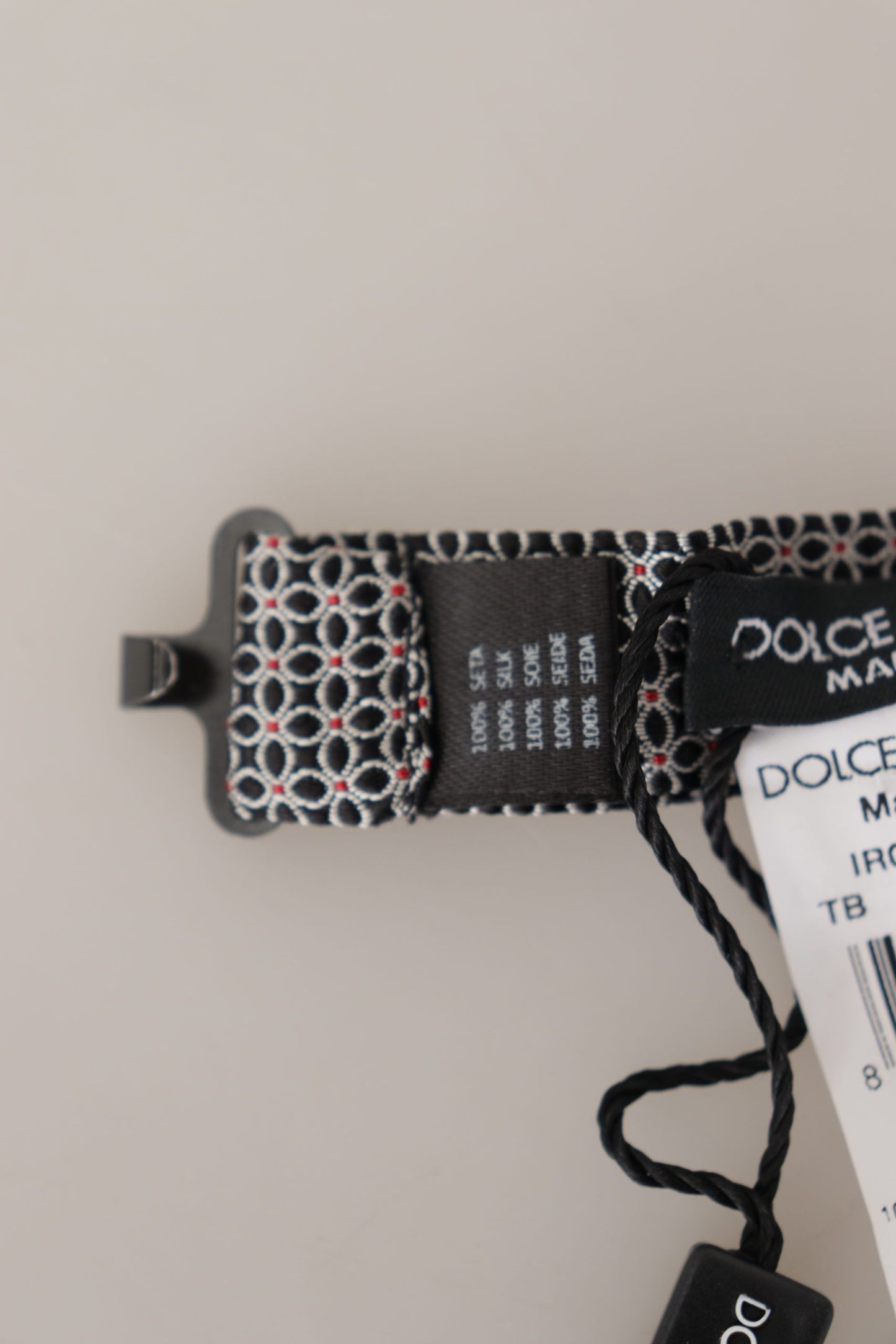 Cravate papillon en soie à motif floral noir et blanc