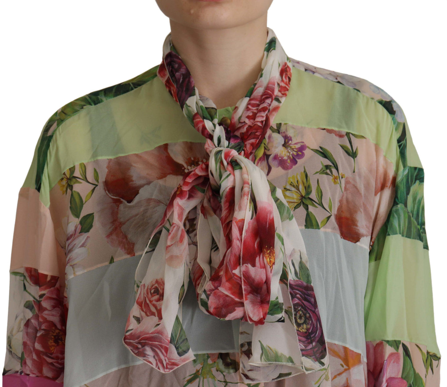 Chemisier à col lavallière et motif patchwork floral multicolore
