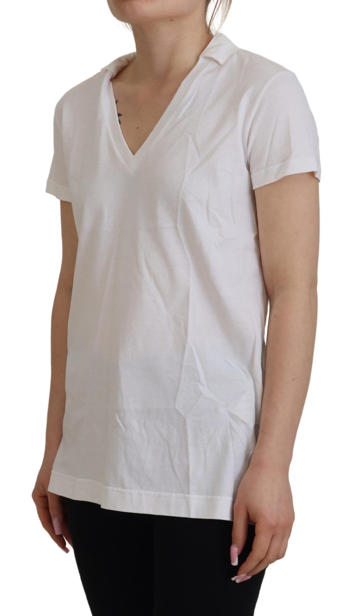 Blusa blanca de algodón con cuello en V y manga corta