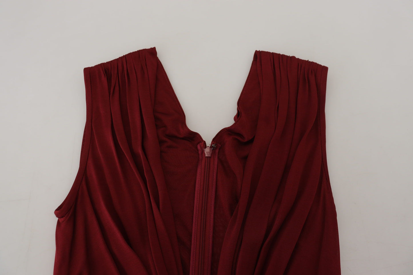 Blusa de seda elástica color burdeos