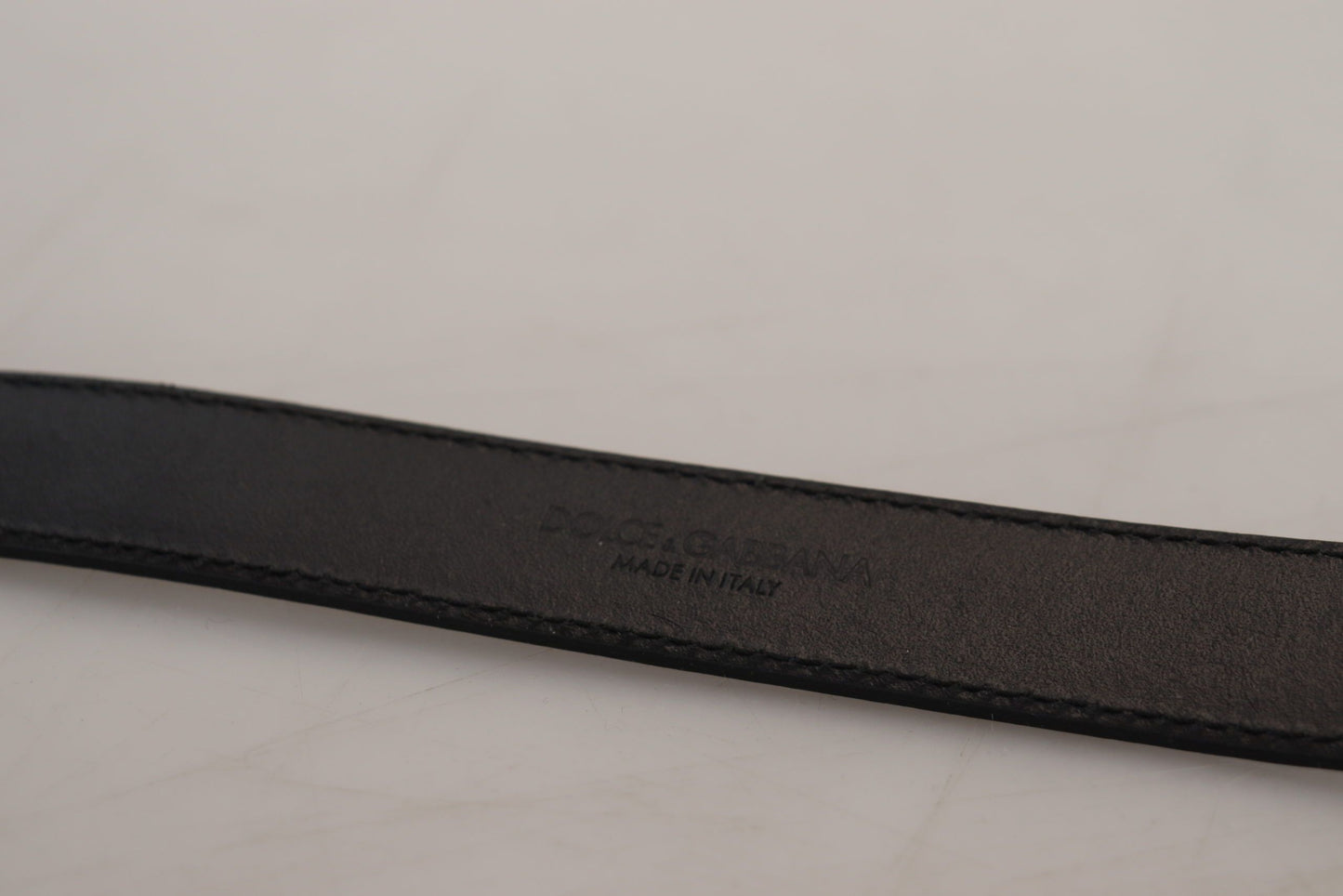 Cinturón vintage de cuero azul con hebilla de metal plateado