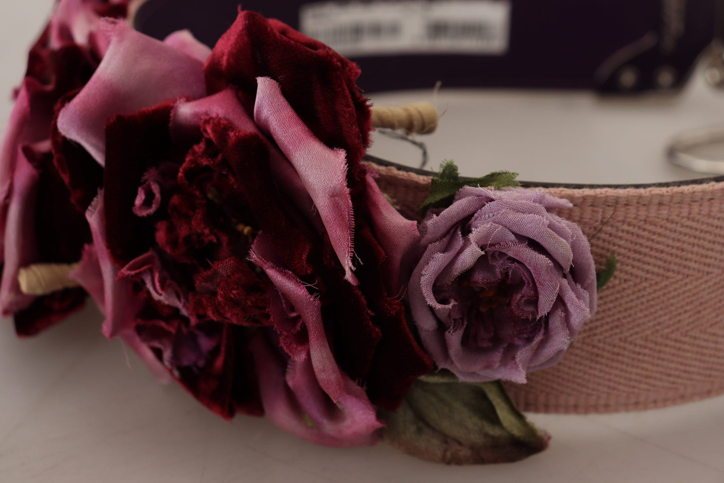 Correa de hombro de metal con apliques florales multicolores