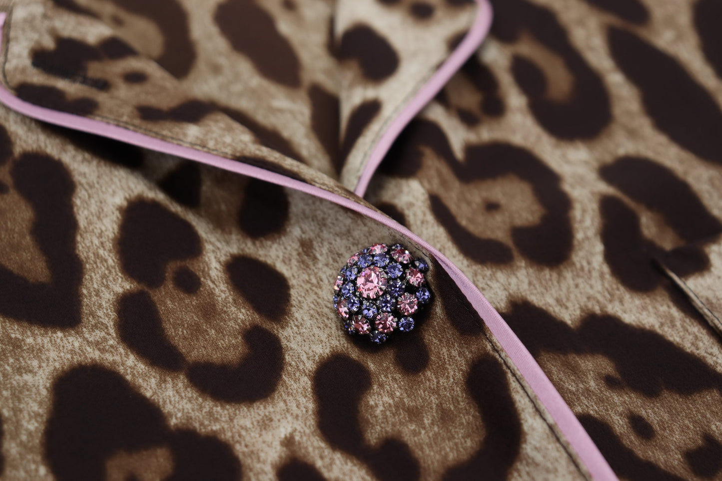 Blusa de manga larga con estampado de leopardo marrón
