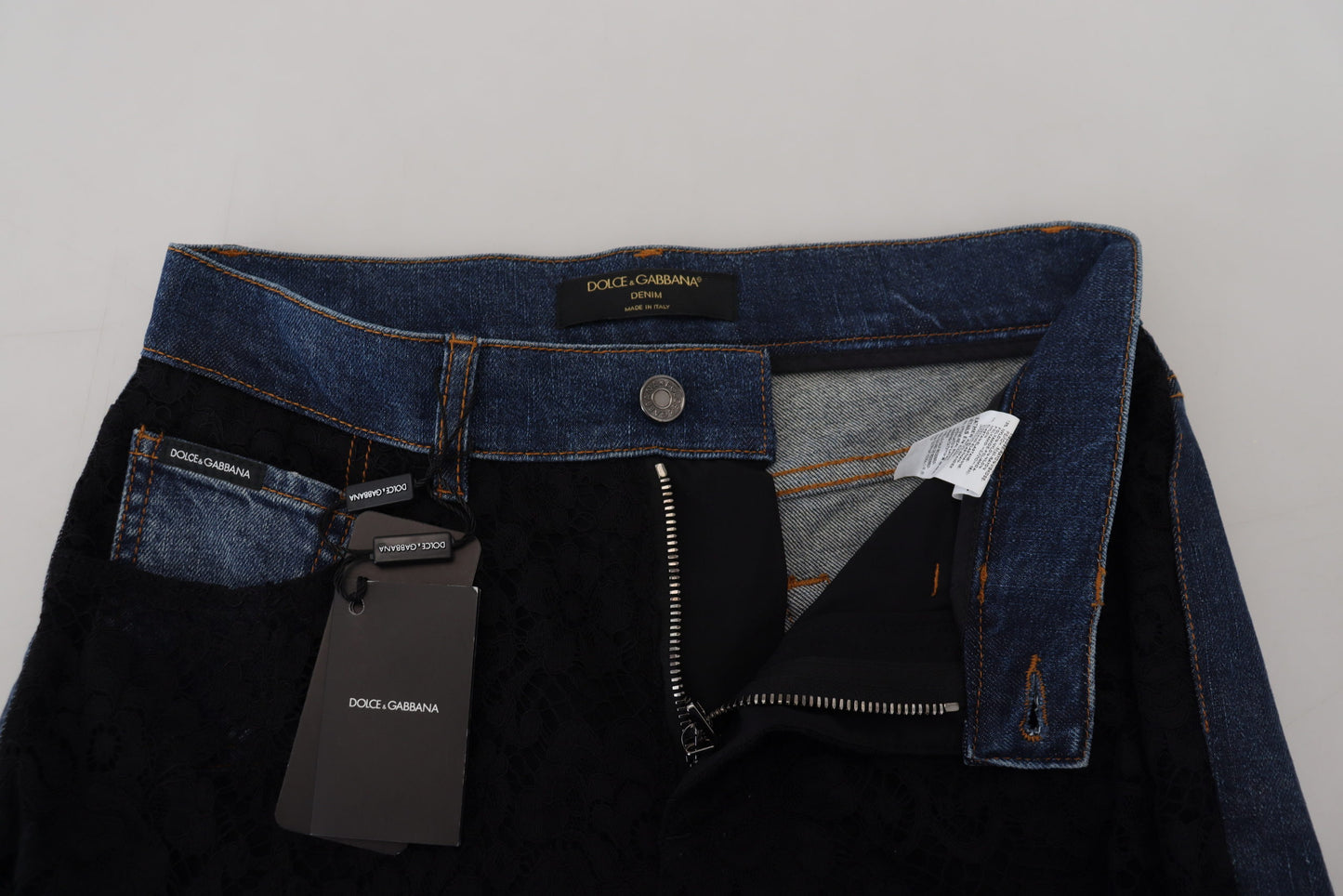 Jean skinny noir à dentelle florale sur le devant