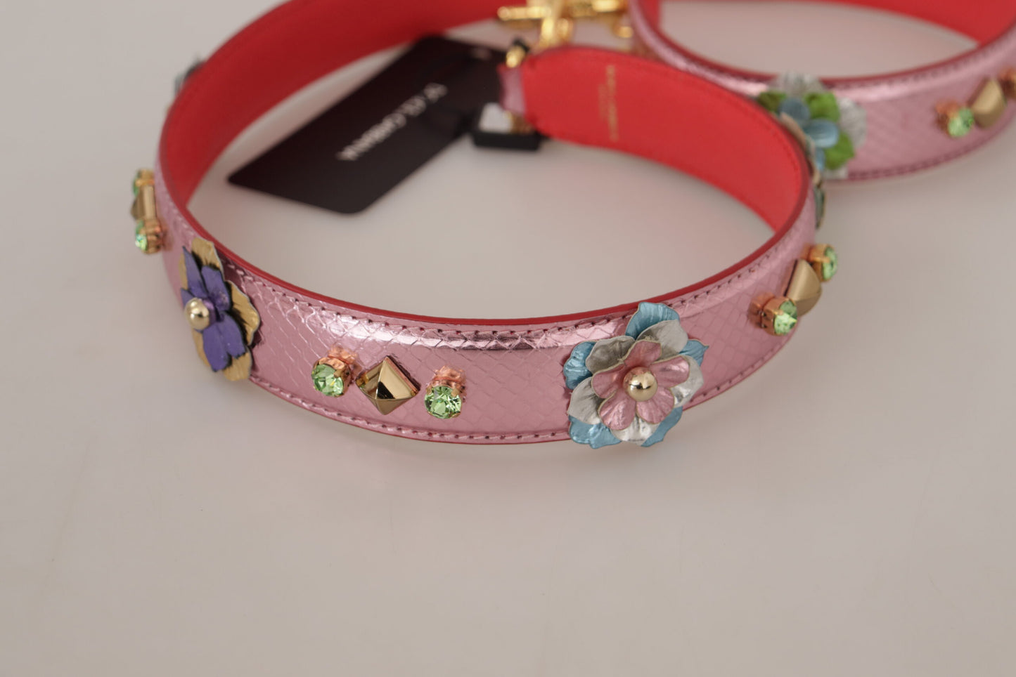 Correa de hombro con tachuelas de cuero rosa metalizado
