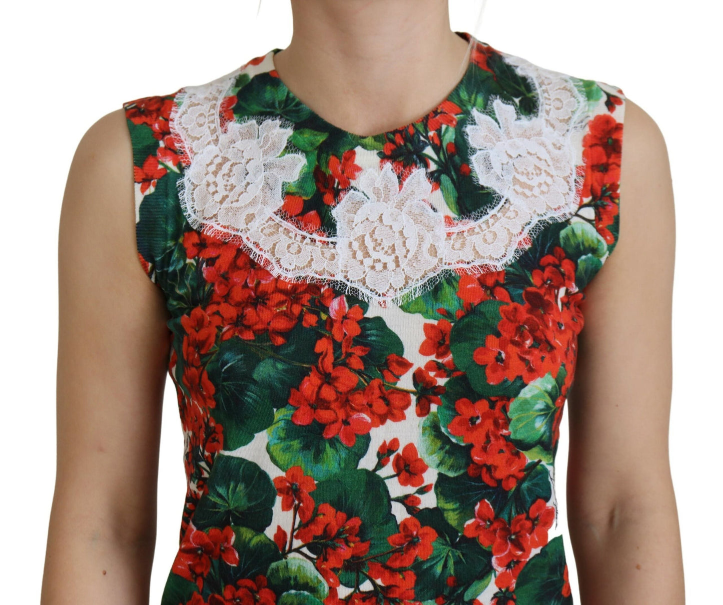 Camiseta sin mangas de encaje de lana con flores blancas