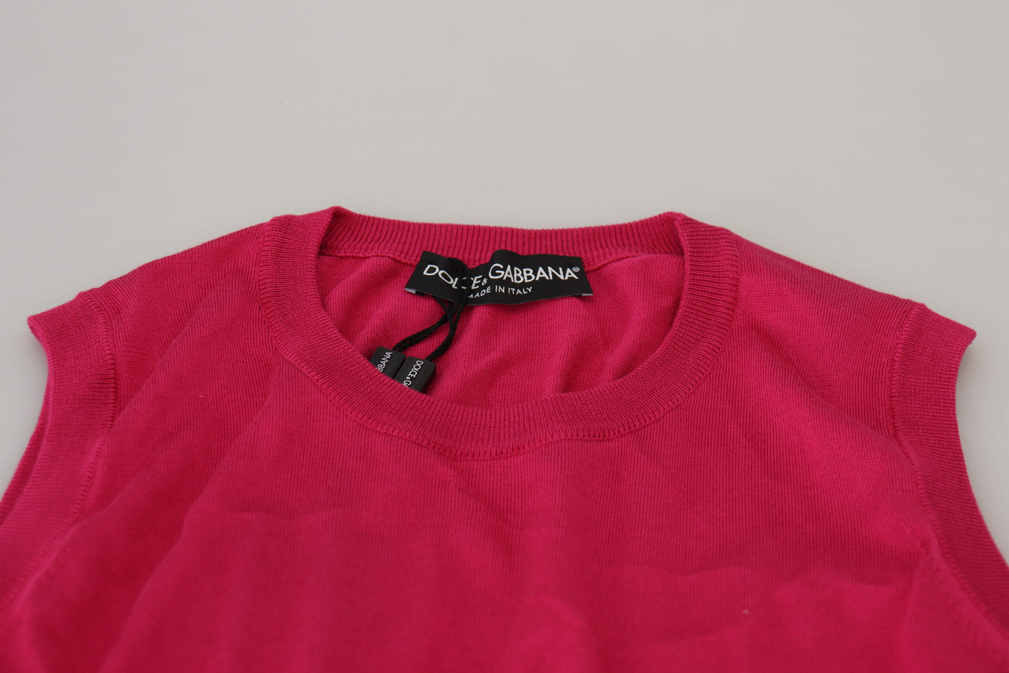 Camiseta sin mangas con cuello redondo y chaleco de seda rosa