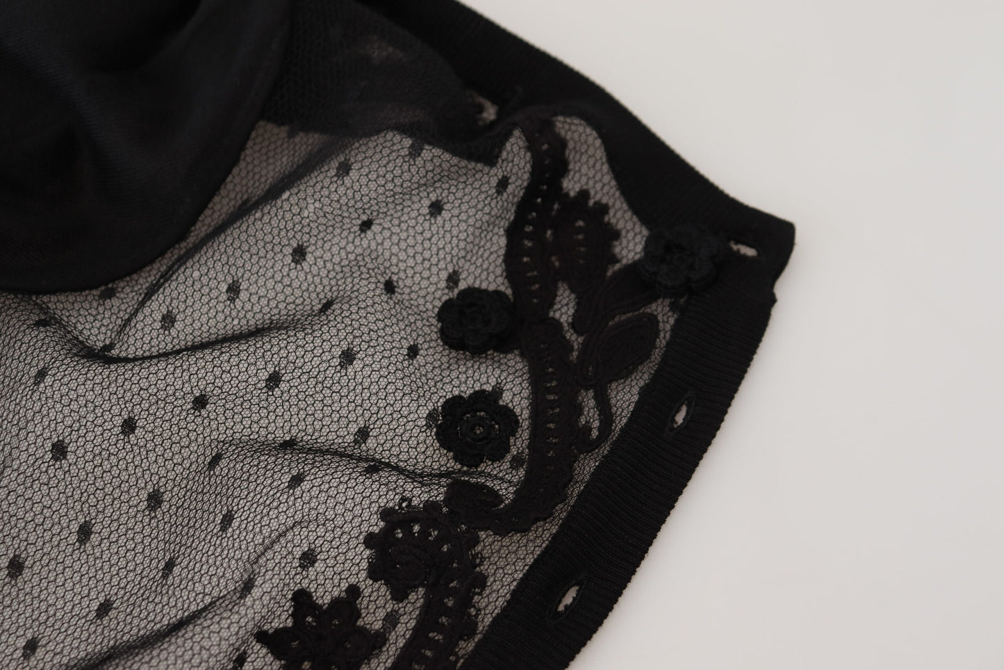 Pull cardigan noir à boutons en dentelle florale