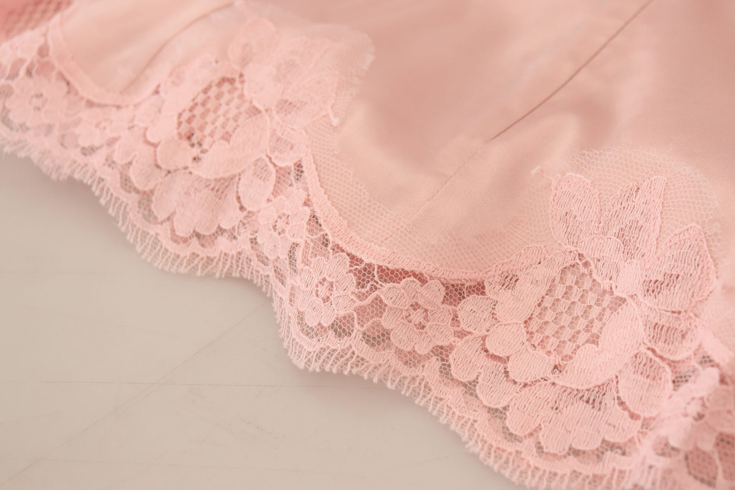 Chemisier sans manches en dentelle florale rose