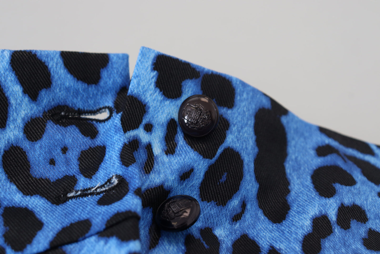 Pantalones de cintura alta con estampado de leopardo azul
