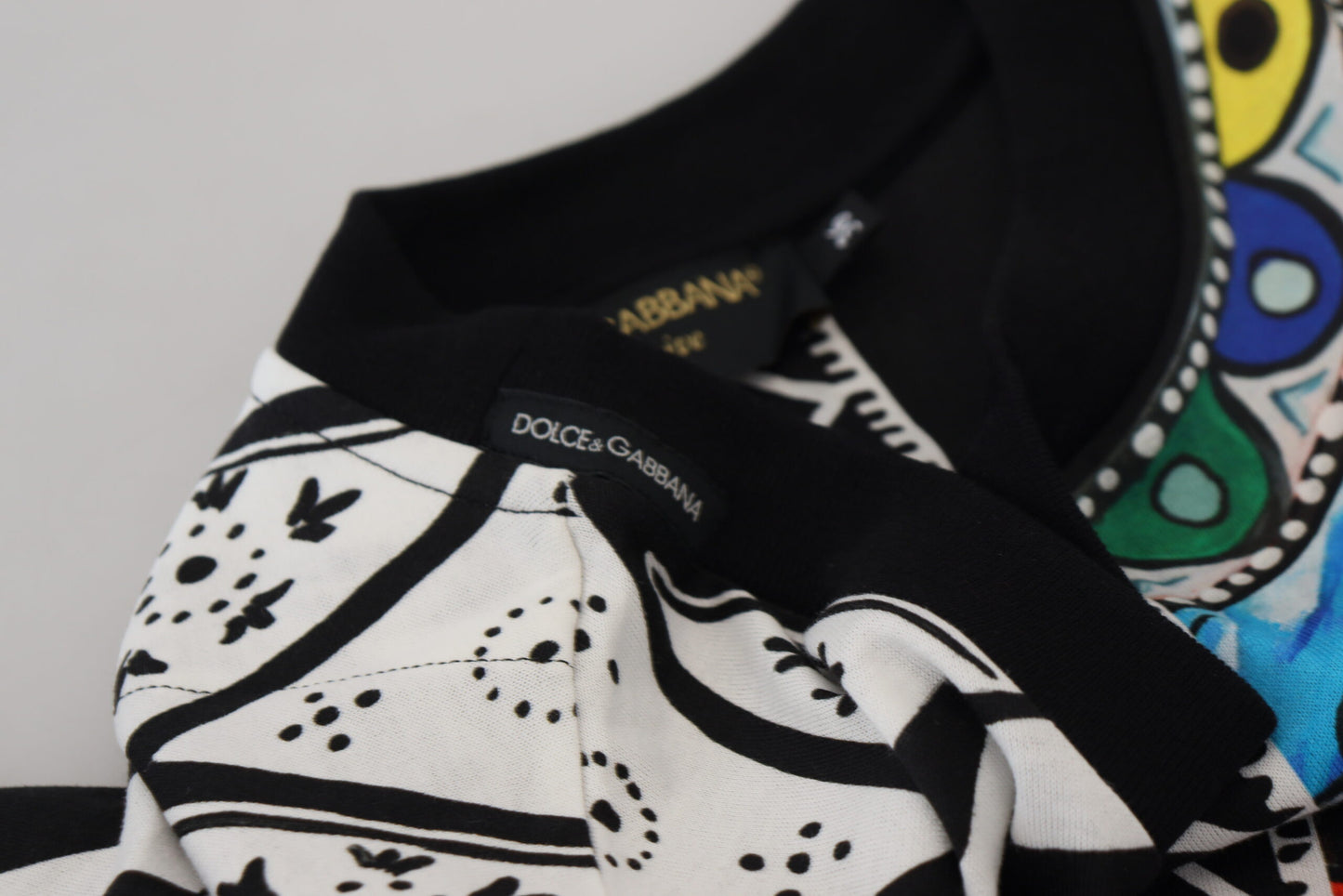 Camisa exclusiva para mujer con estampado multicolor