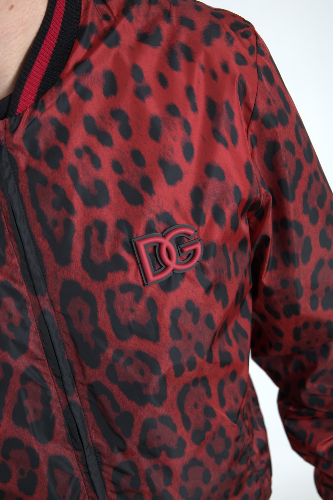 Blouson court aviateur léopard rouge
