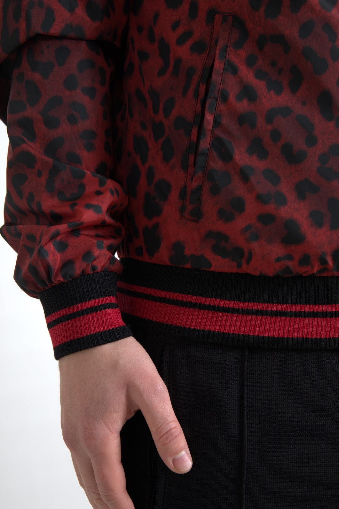 Blouson court aviateur léopard rouge