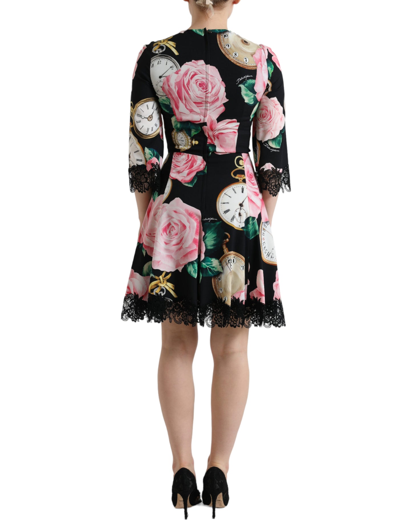Robe trapèze noire en dentelle ornée de fleurs