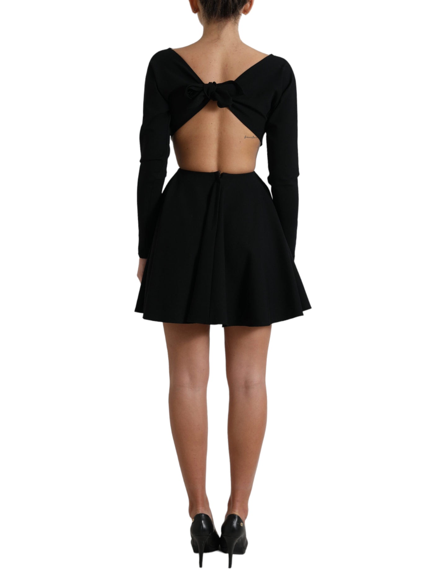 Mini-robe trapèze à manches longues en viscose noire découpée