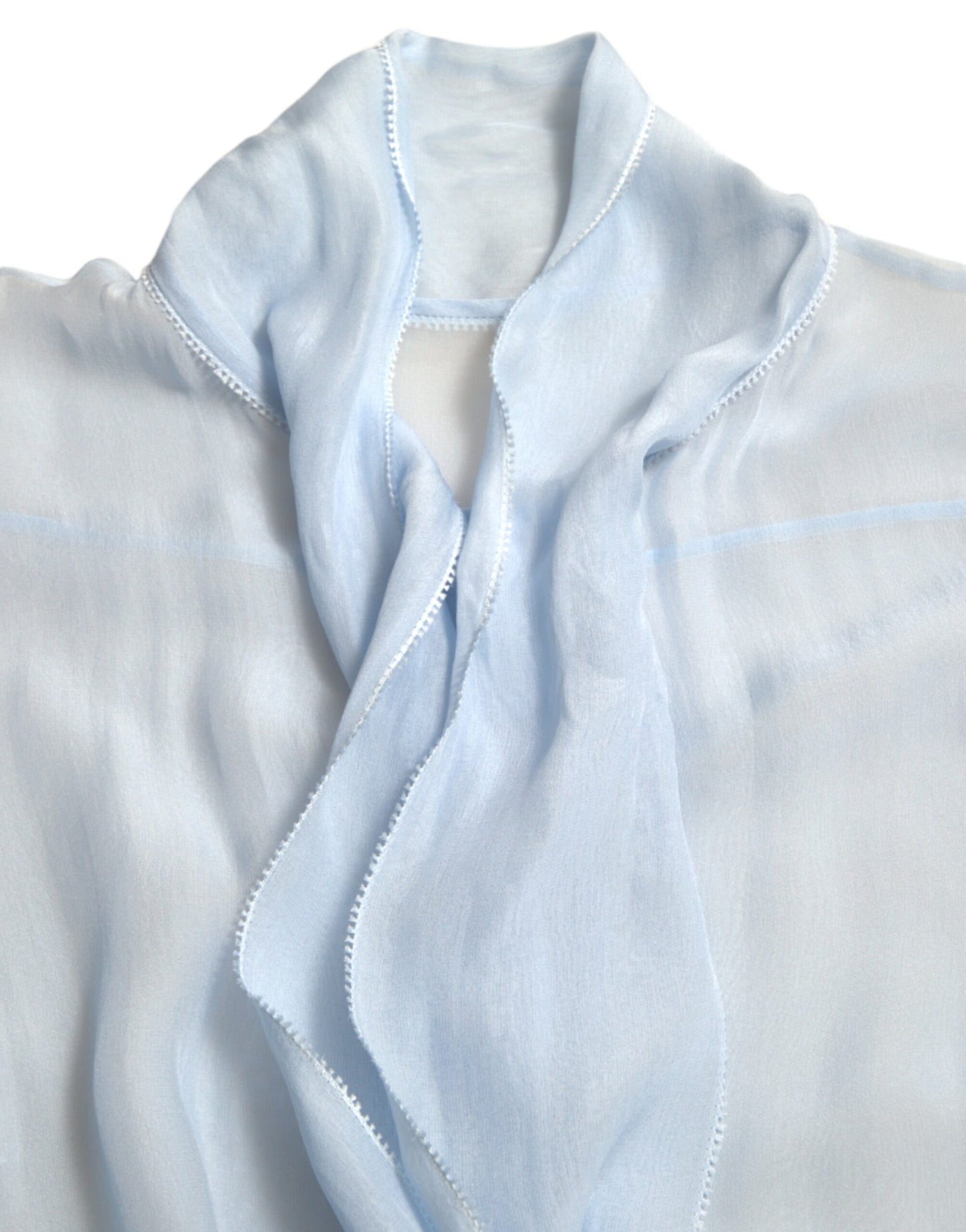 Blusa azul de manga larga con cuello Ascot