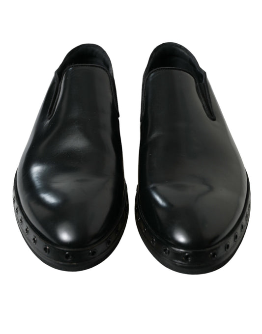 Mocasines de vestir de cuero negro con tachuelas