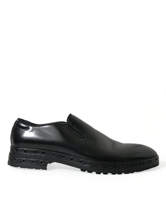 Mocasines de vestir de cuero negro con tachuelas
