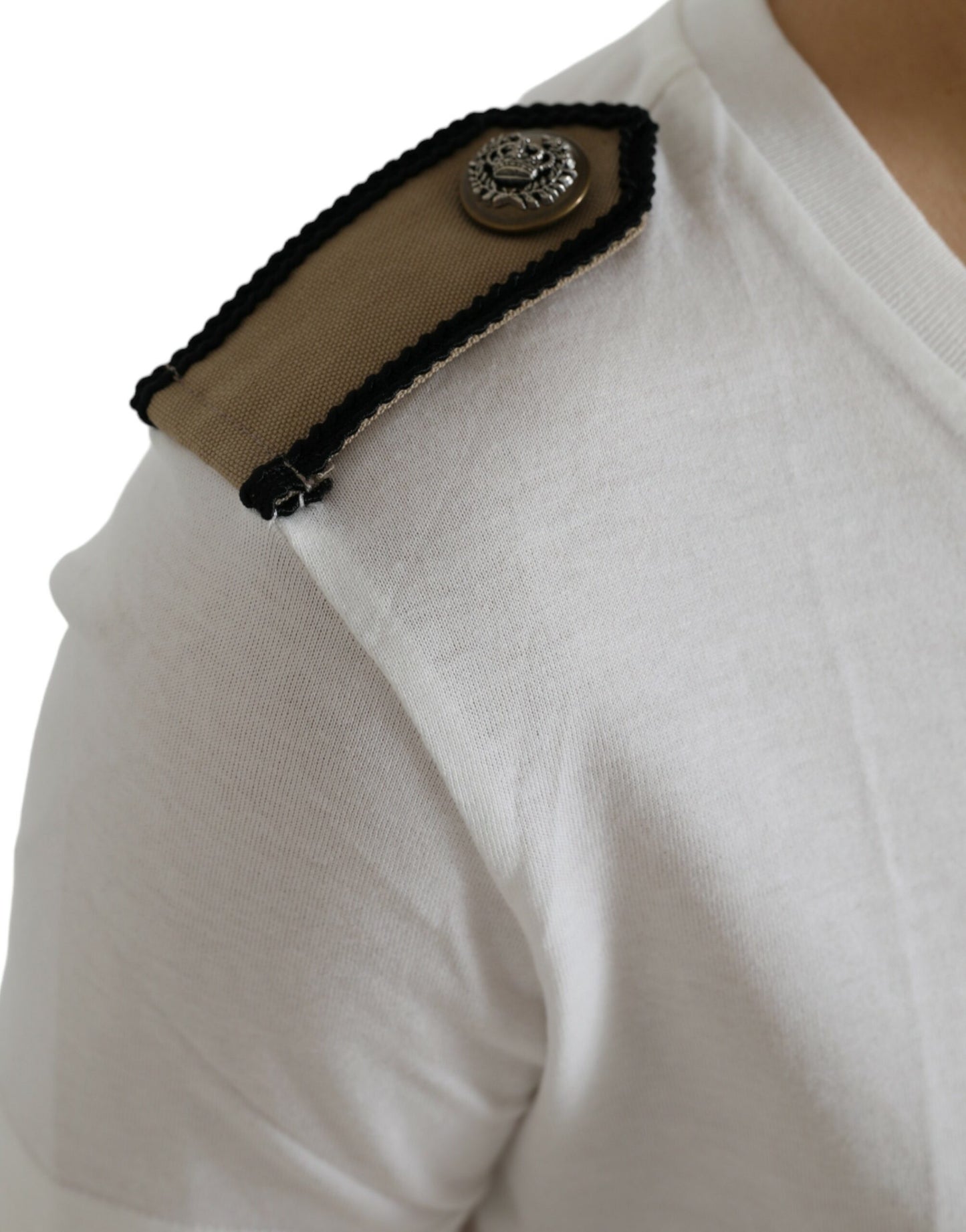 Camiseta de algodón con cuello redondo y rosas blancas y negras