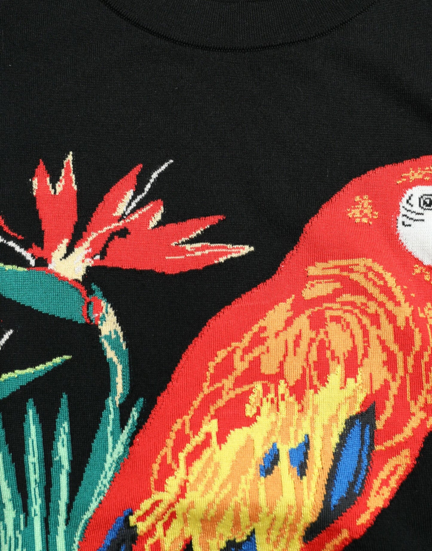 Camiseta sin mangas con cuello redondo y estampado de jungla negra