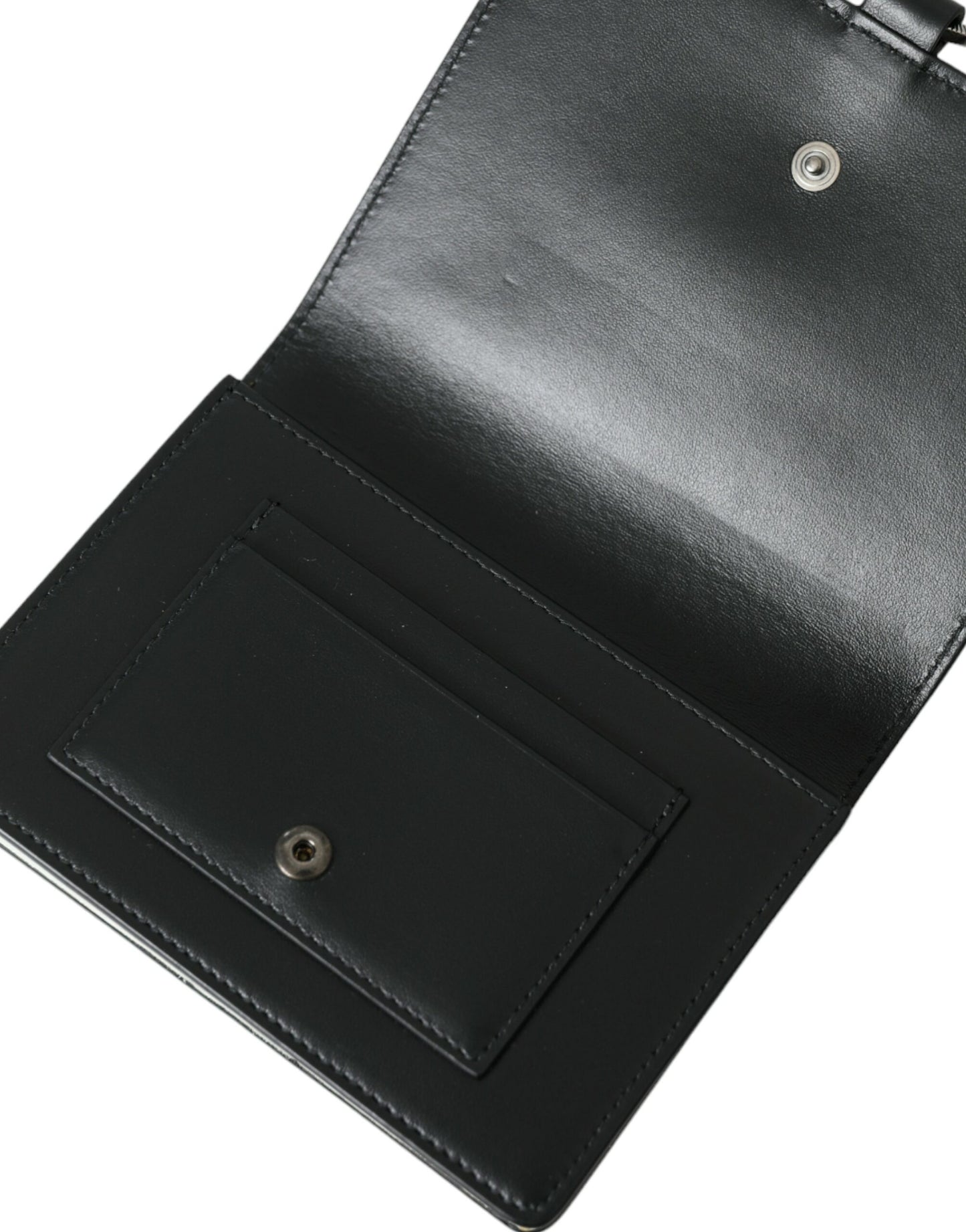 Cartera para tarjetas de cuero blanco y negro con adornos de cristales