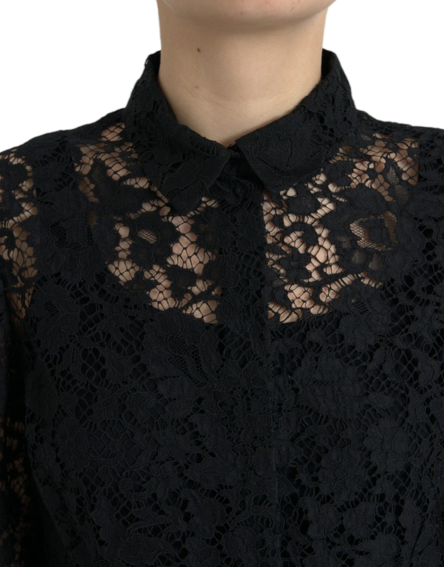Blusa de manga larga con encaje floral negro