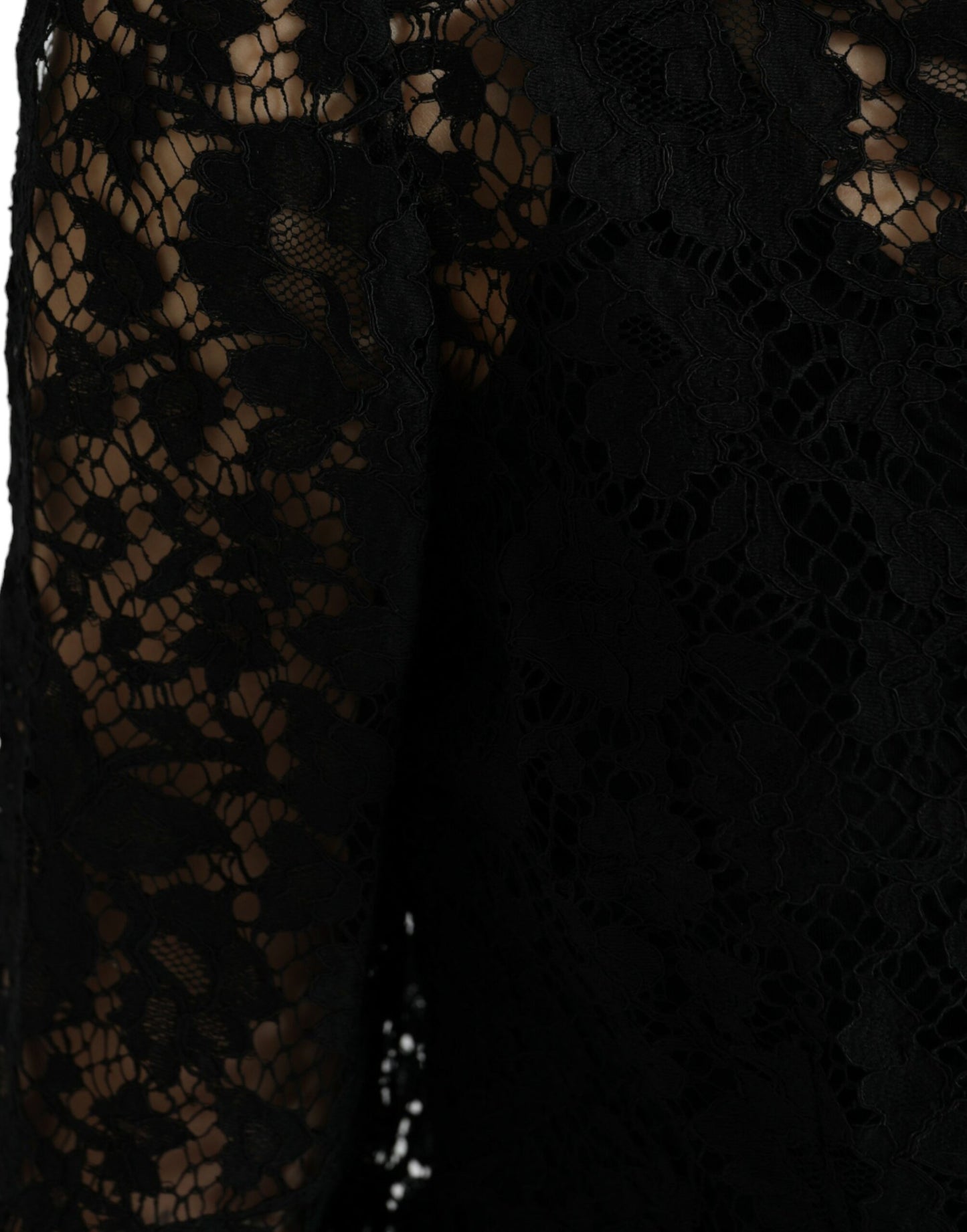 Blusa de manga larga con encaje floral negro