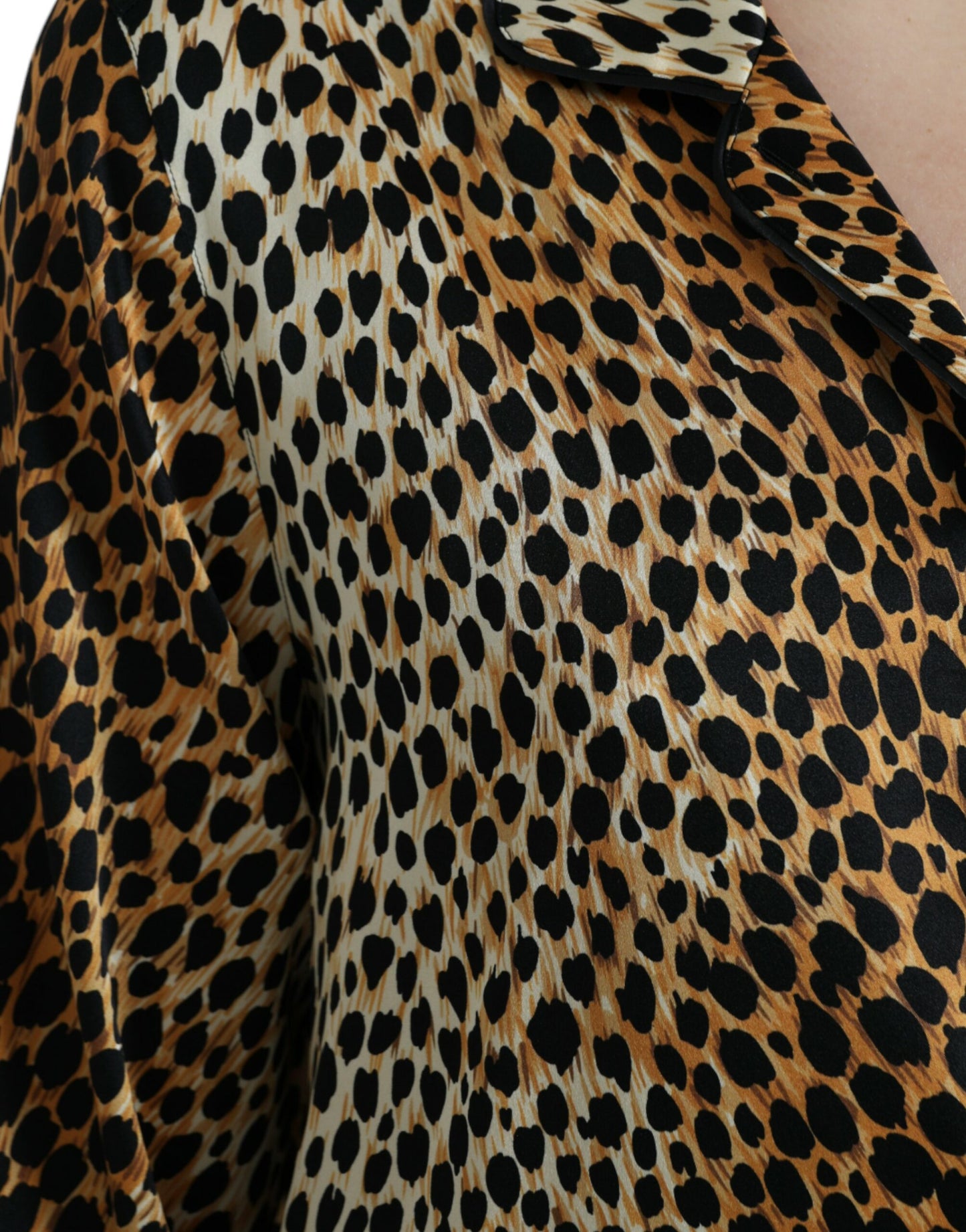 Blusa de manga larga con estampado de leopardo marrón