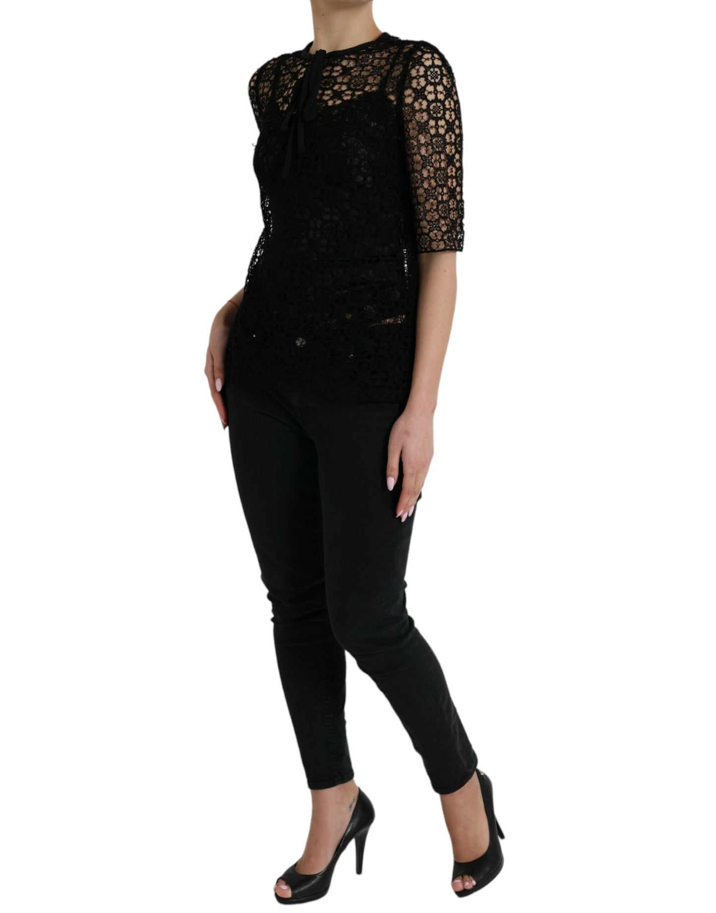 Blusa de manga corta con encaje floral negro