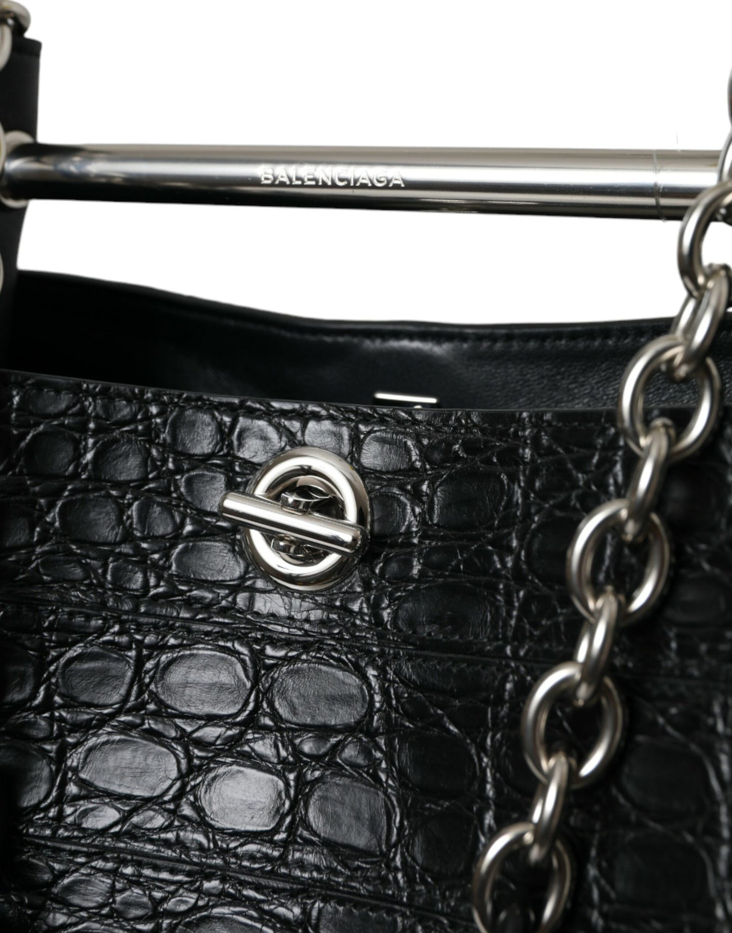 Bolso tote maxi tipo cubo de piel exótica negra