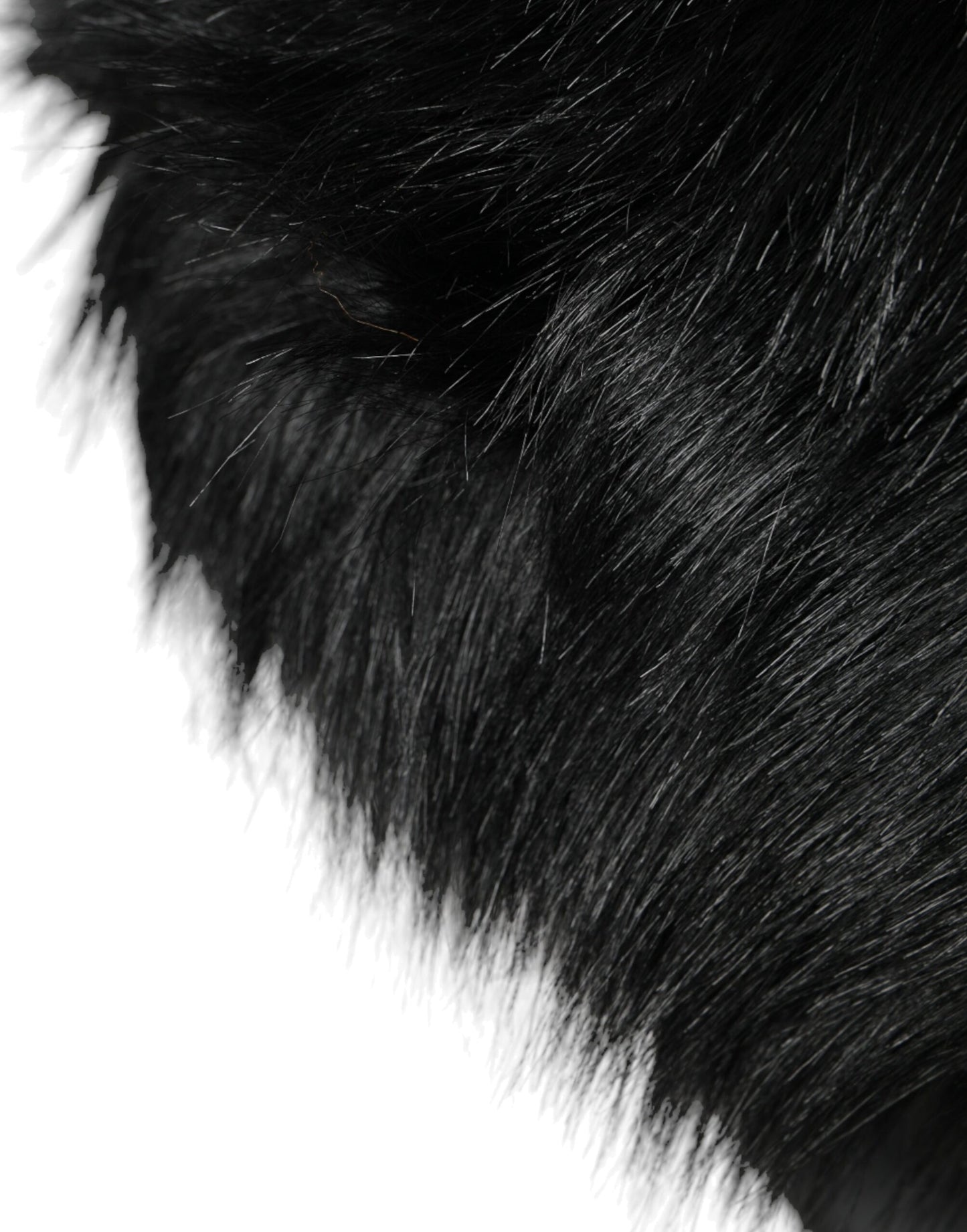 Bob en fausse fourrure noire pour femme