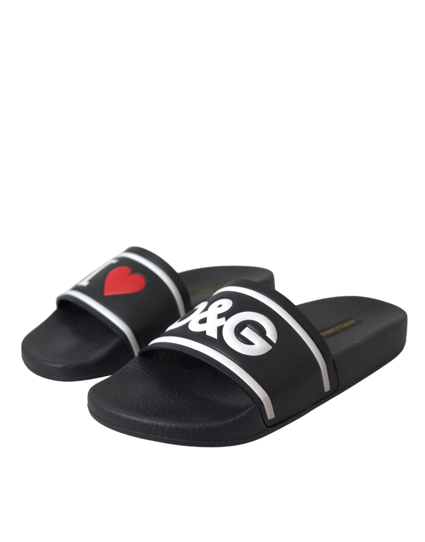 Sandalias y chanclas de cuero negro con la frase "I Love D&G"