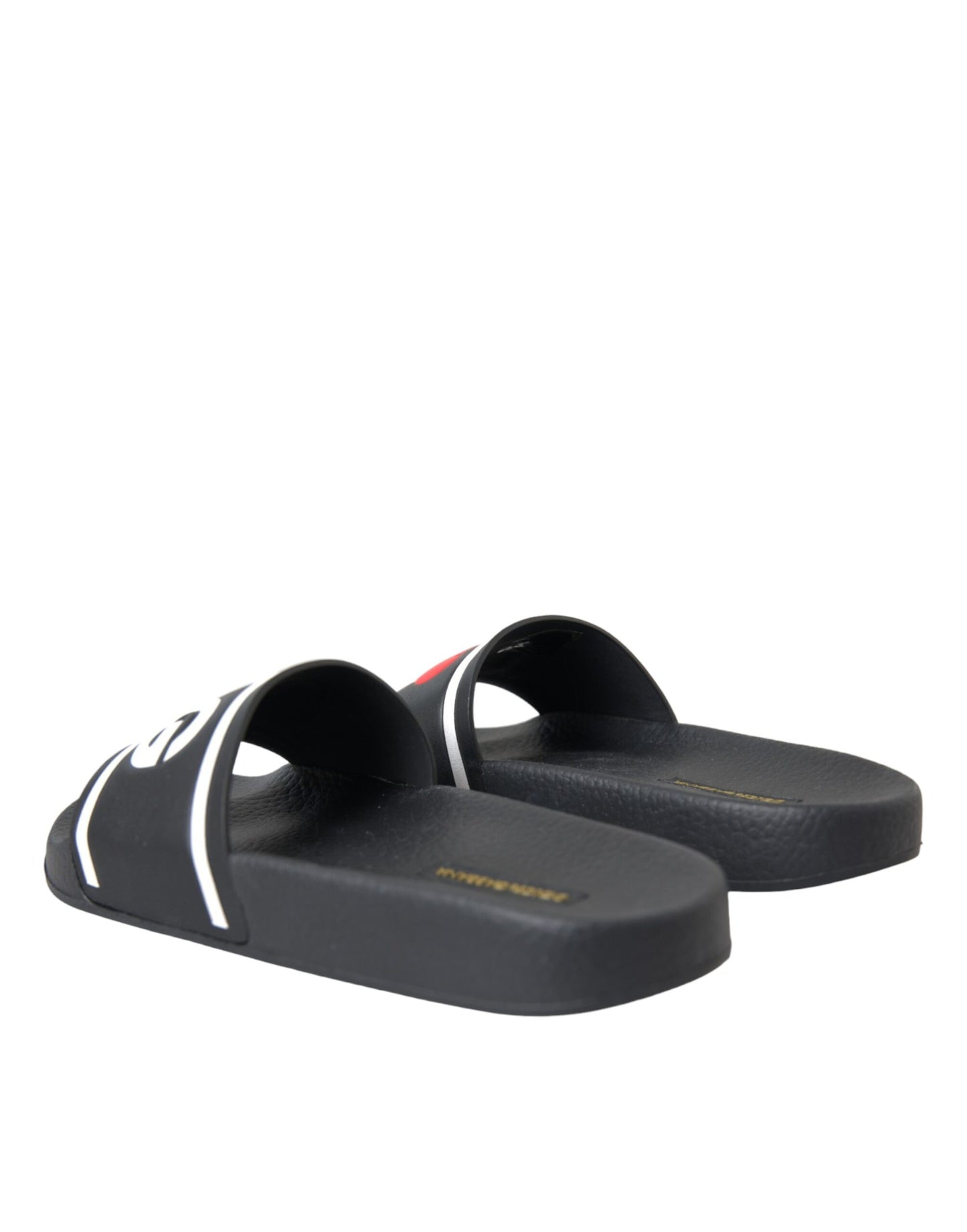 Sandalias y chanclas de cuero negro con la frase "I Love D&G"