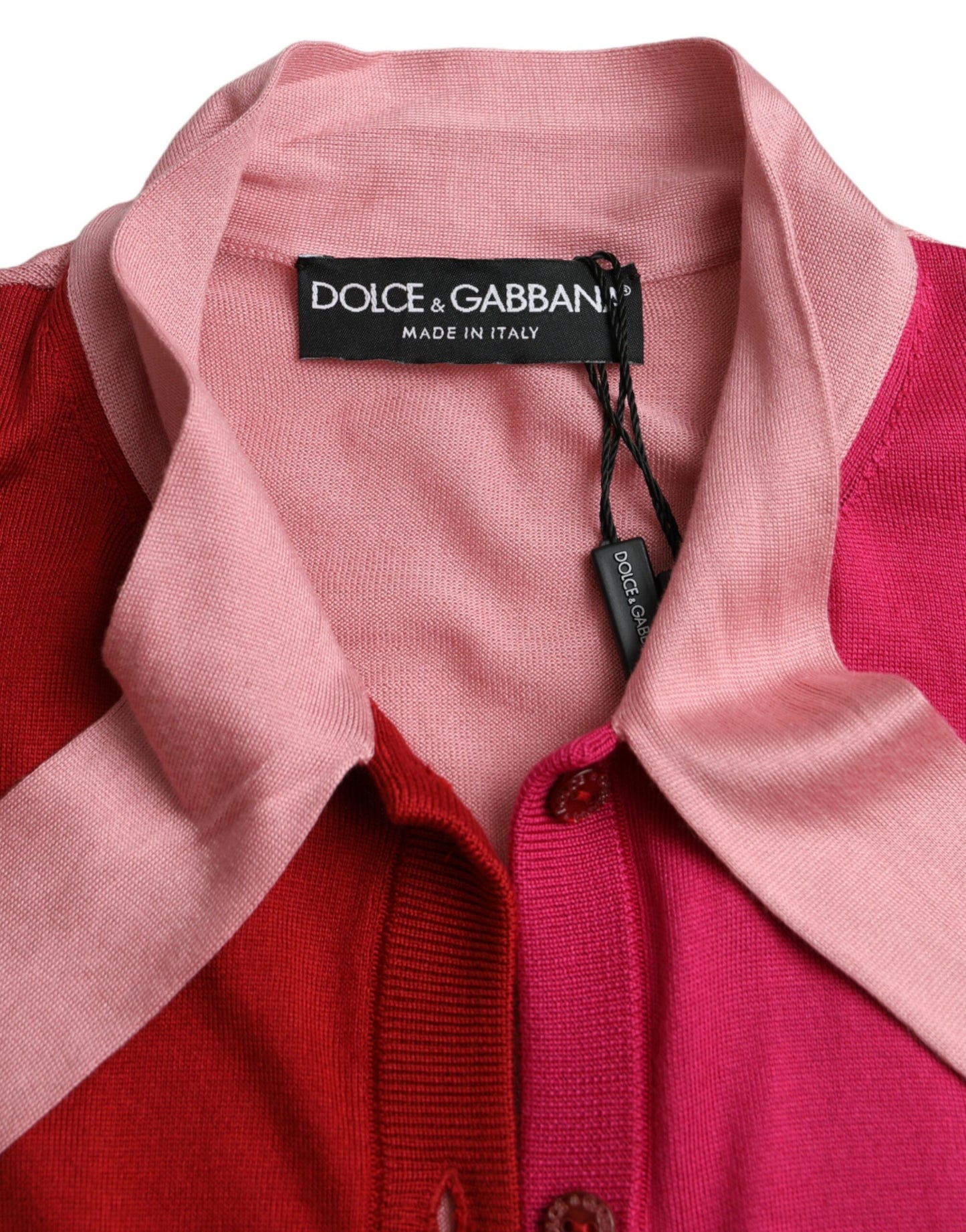 Jersey rosa de manga corta con cuello Ascot