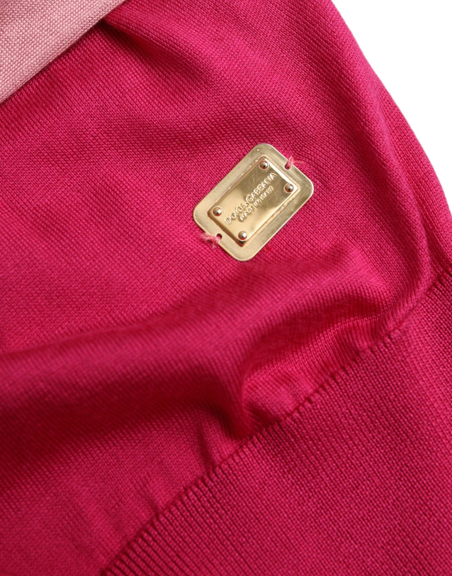 Jersey rosa de manga corta con cuello Ascot