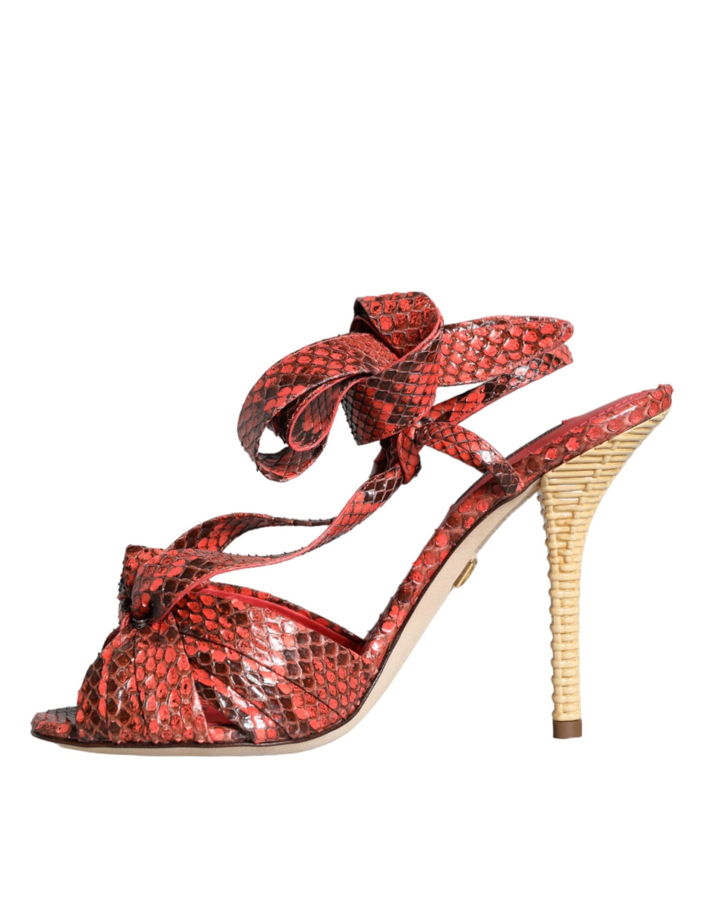 Sandalias de tacón de piel exótica color coral