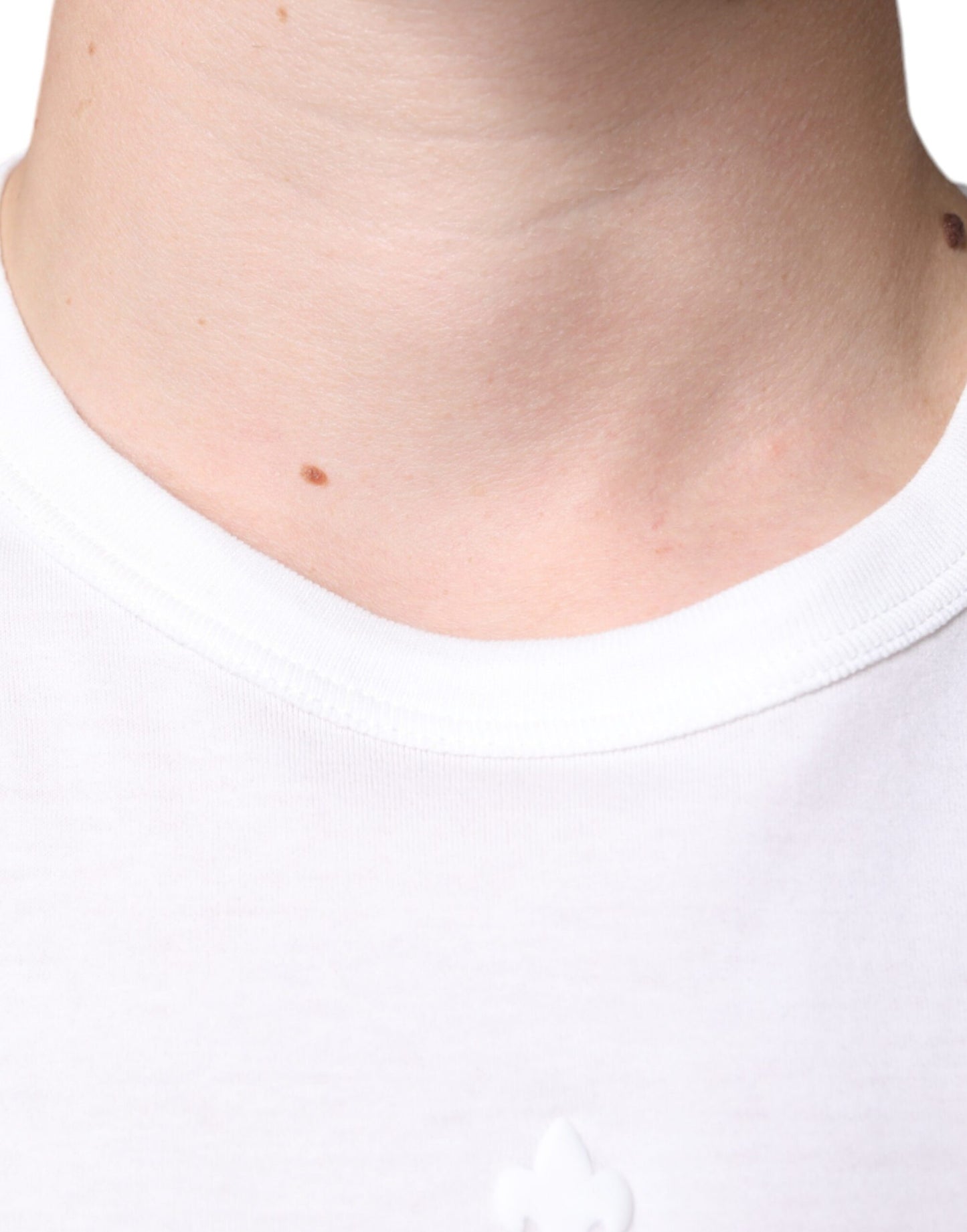 T-shirt ras du cou en coton blanc avec logo en relief