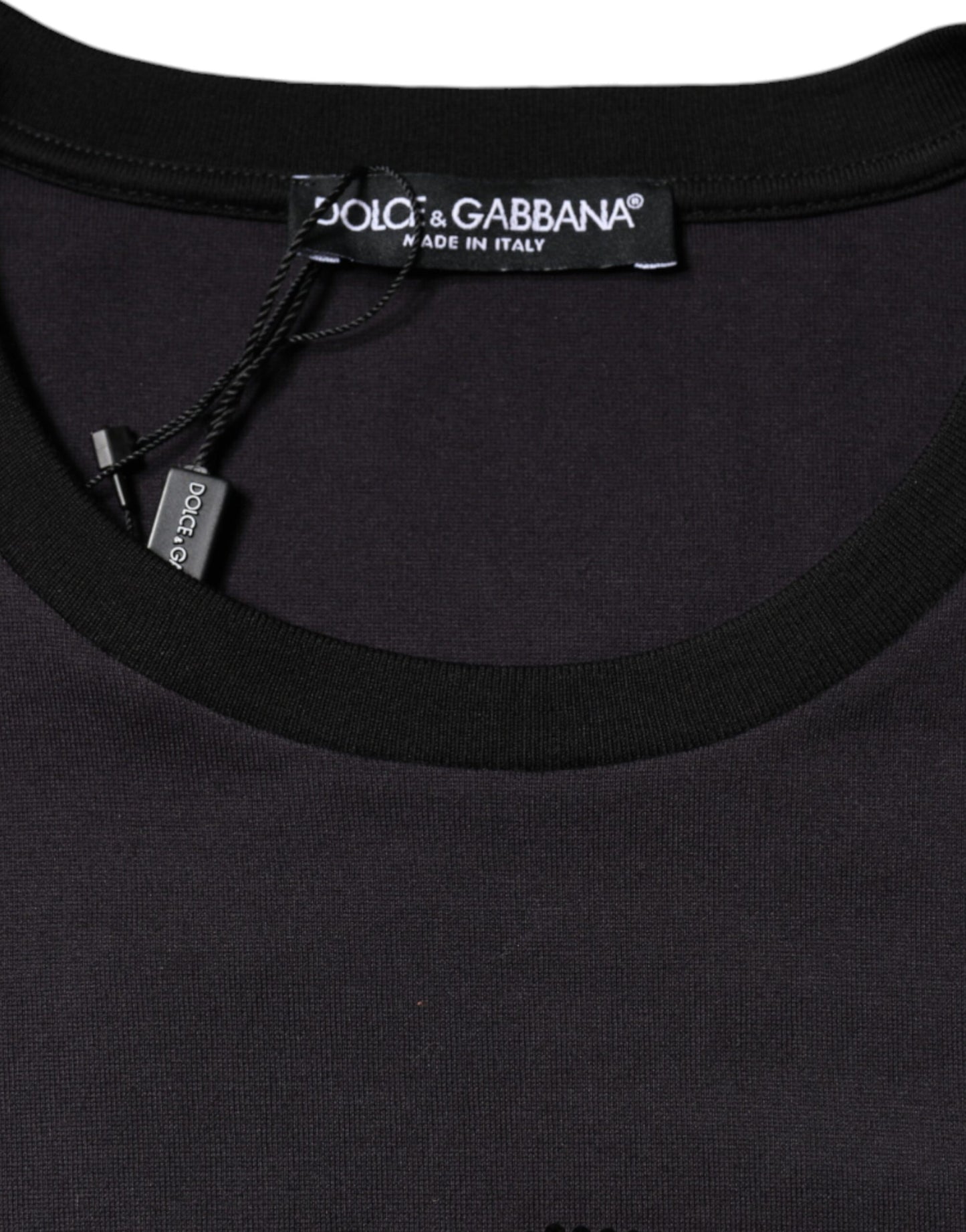Camiseta de algodón negra con cuello redondo y estampado de logotipo