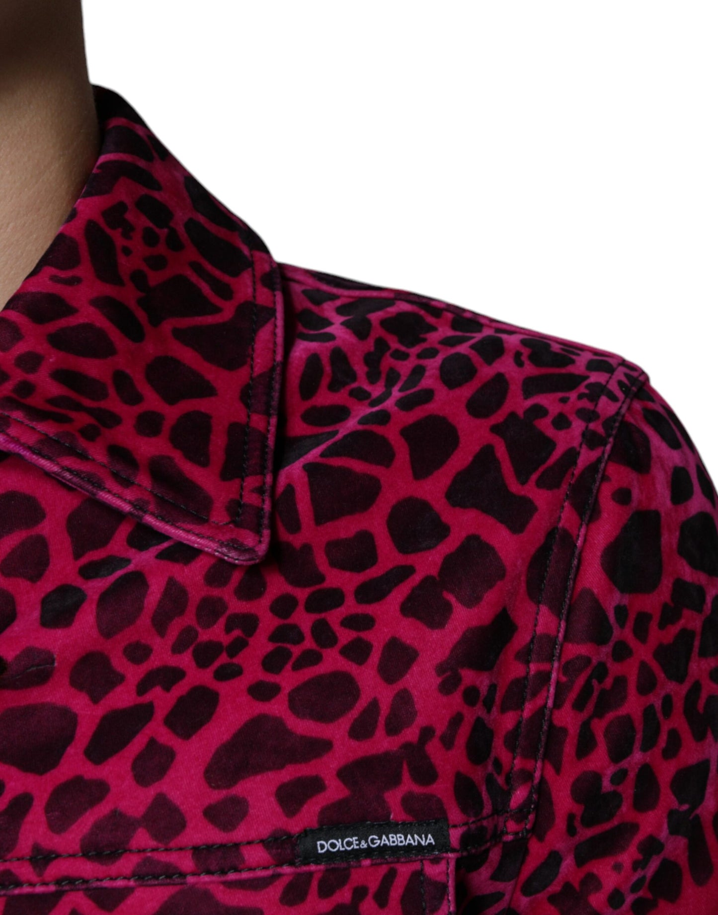 Veste à col boutonné léopard fuchsia