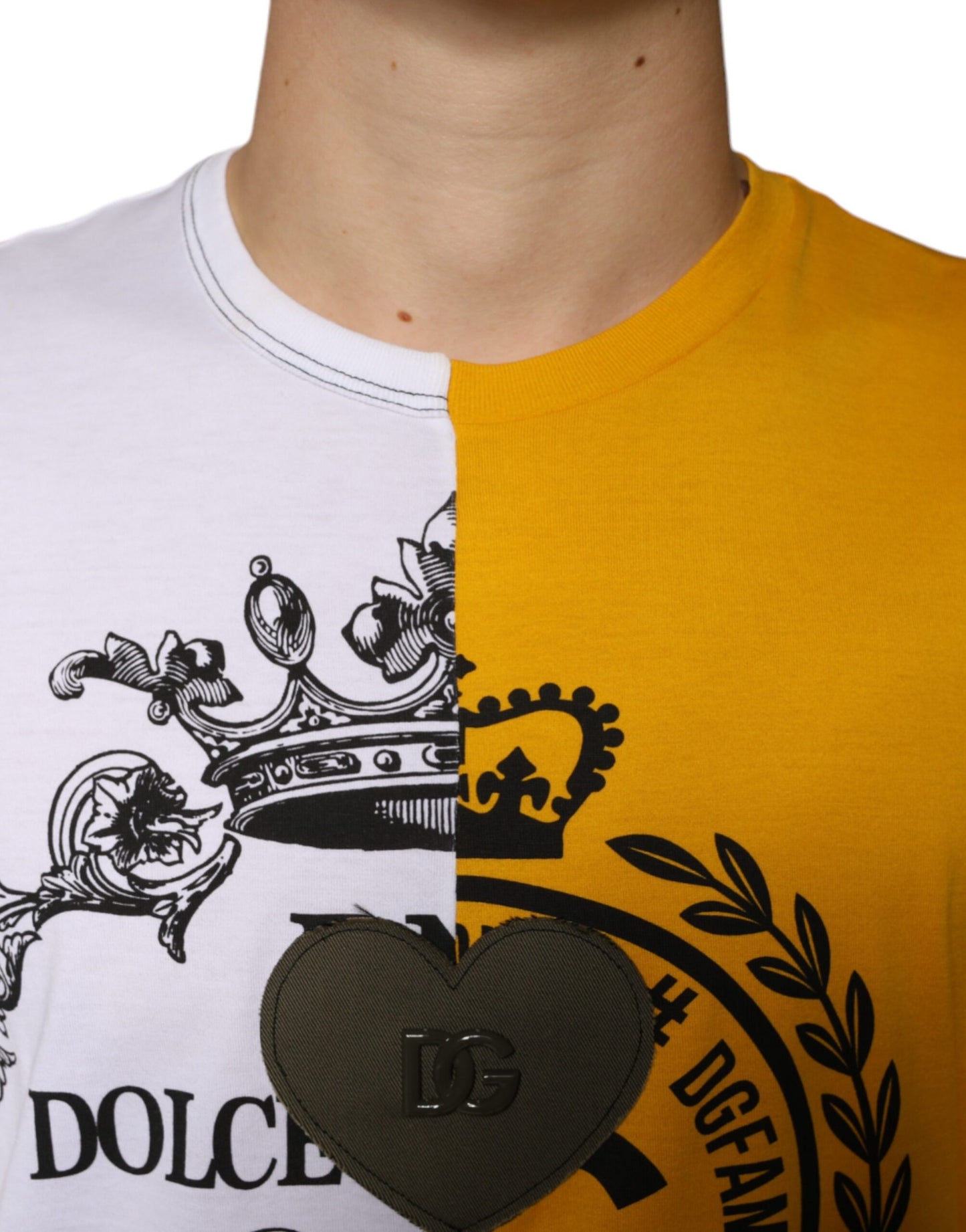 T-shirt à manches courtes avec logo imprimé blanc et jaune