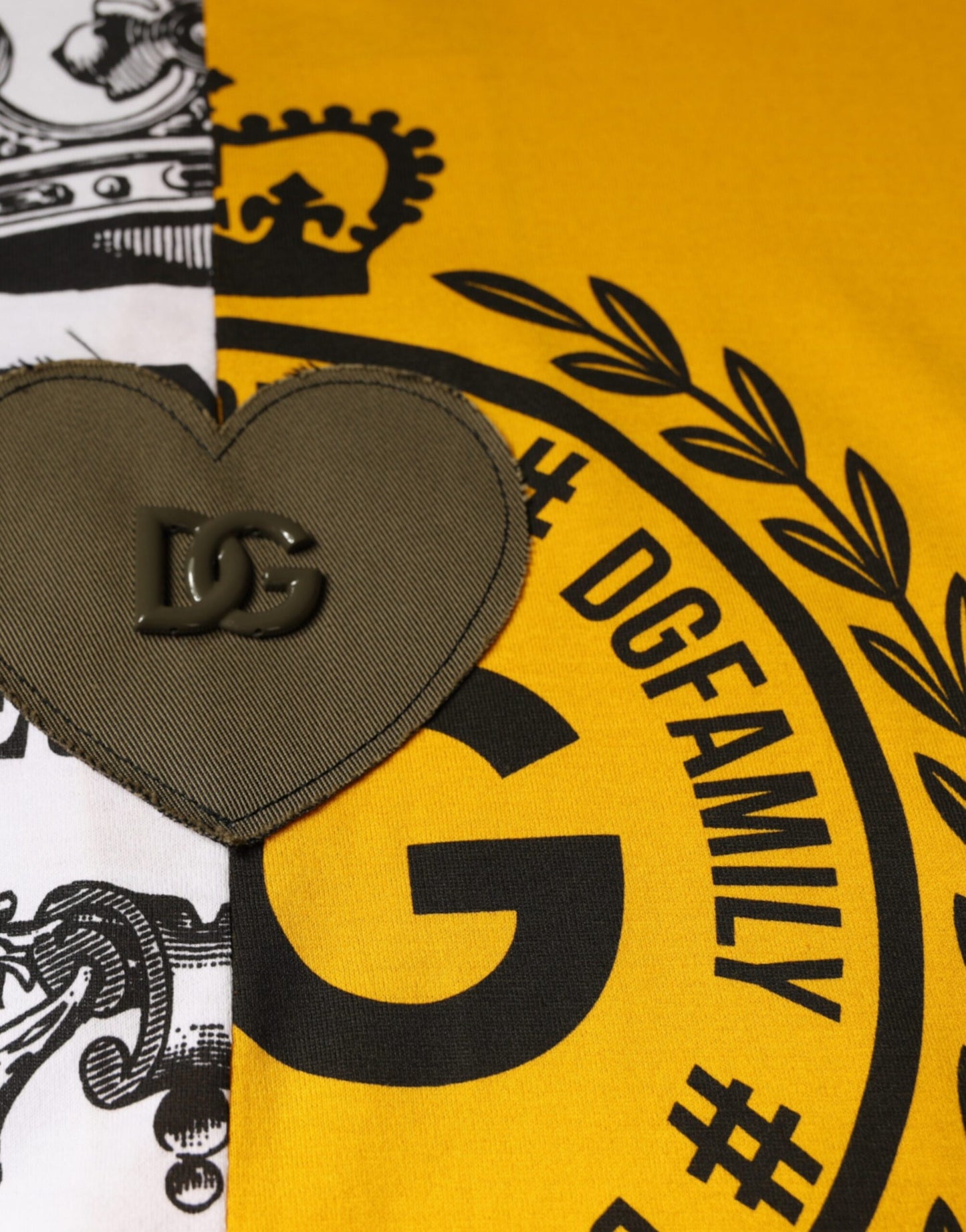 T-shirt à manches courtes avec logo imprimé blanc et jaune