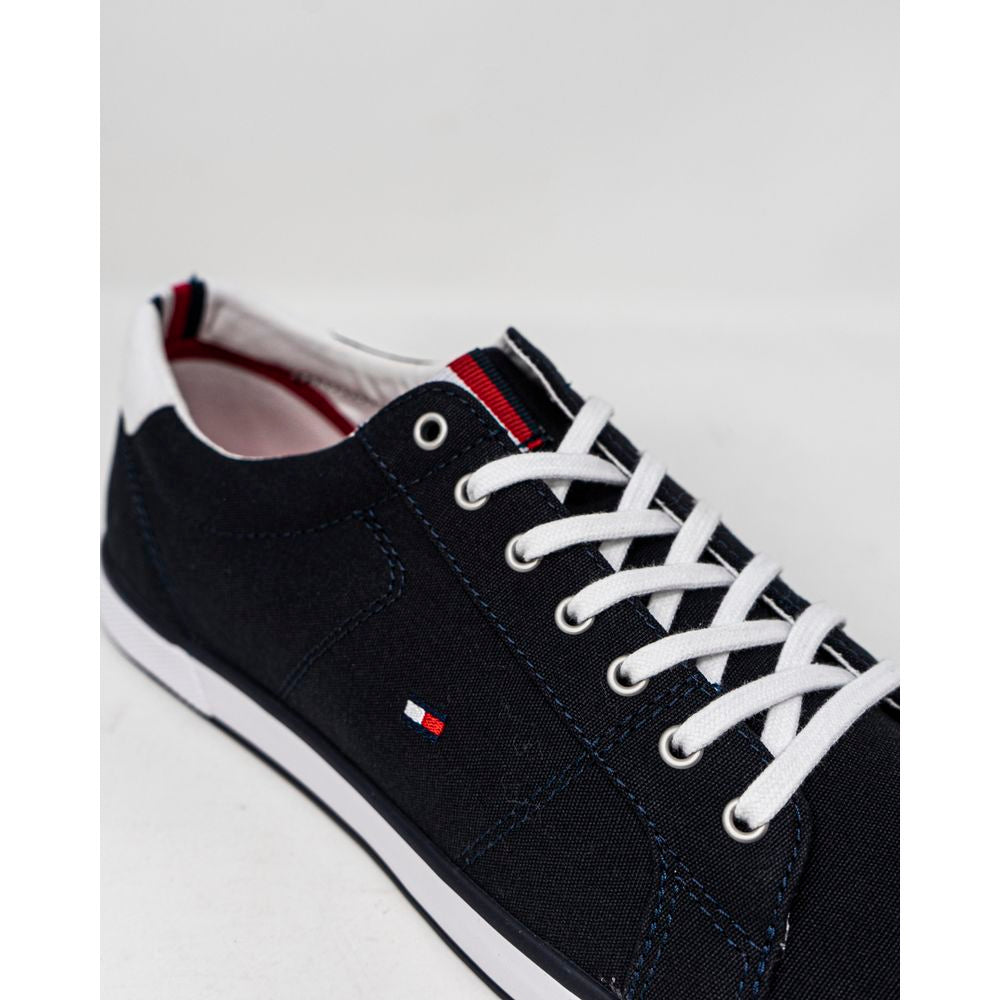 Baskets en coton bleu