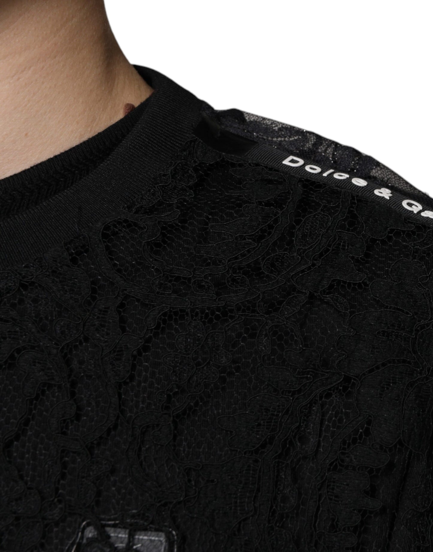 T-shirt ras du cou en nylon noir à fleurs et dentelle