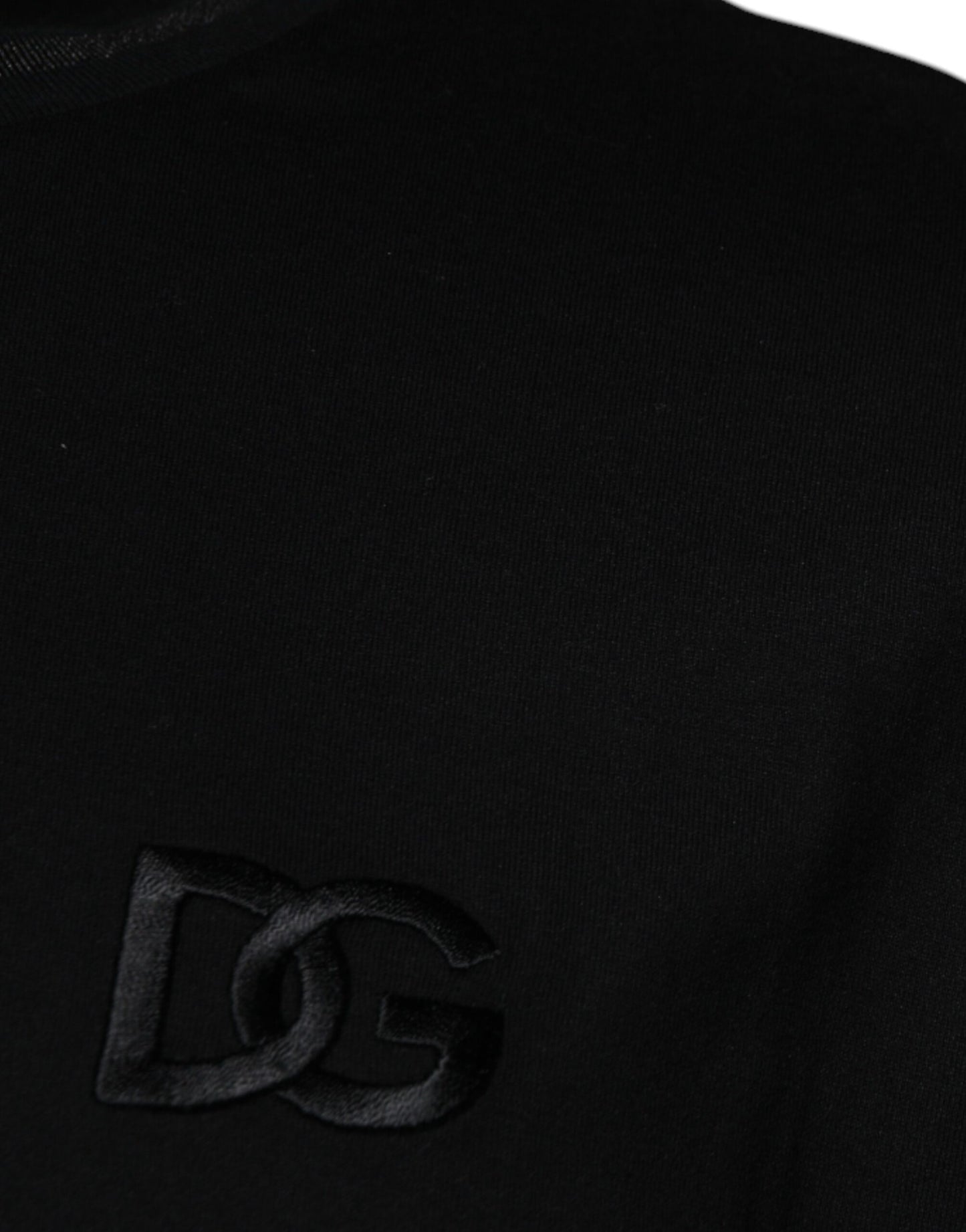 T-shirt noir à col rond et manches courtes