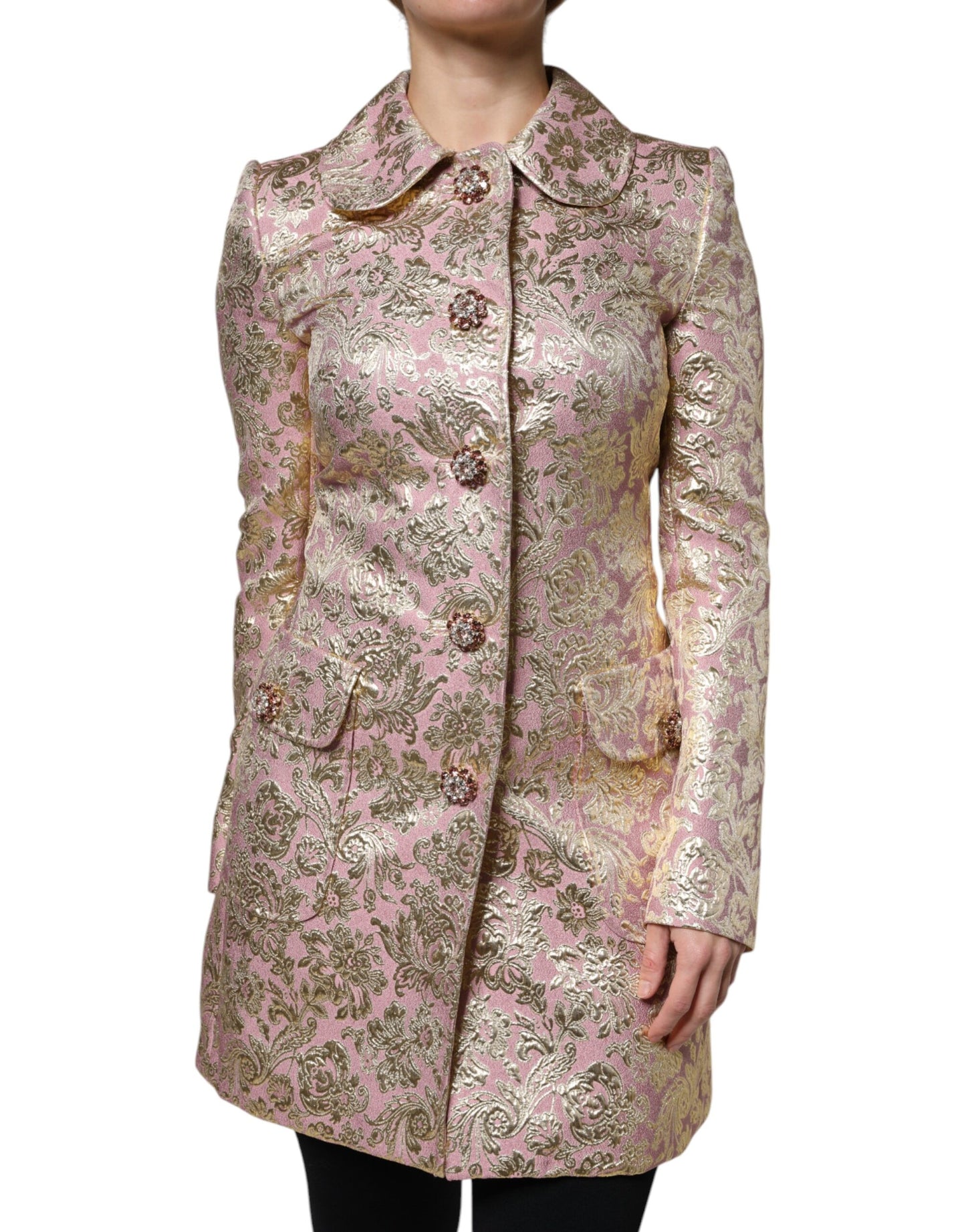 Veste manteau à boutons bijoux en jacquard rose métallisé doré