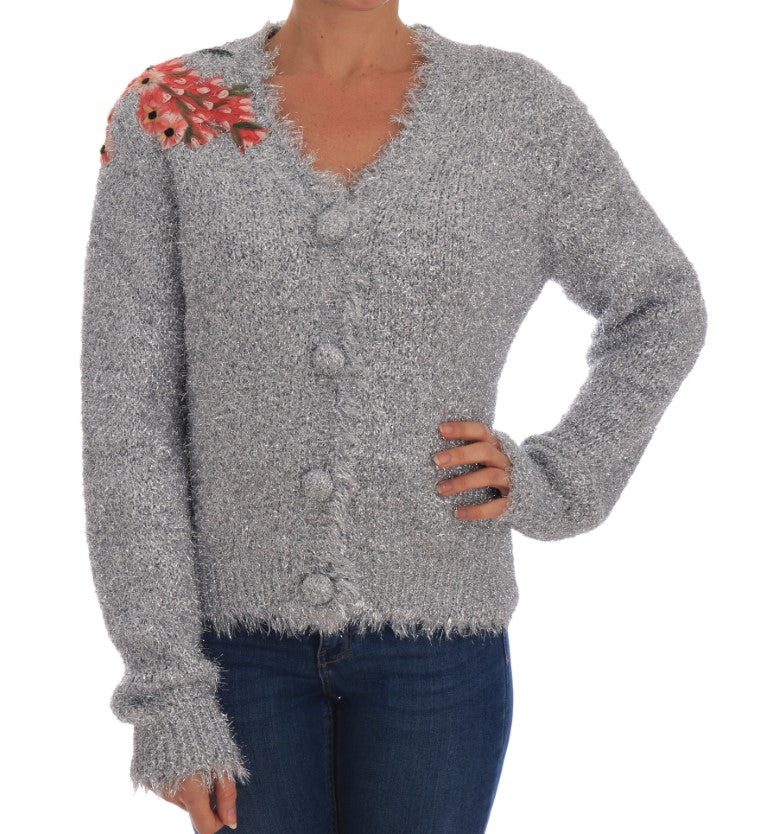Suéter con apliques florales y cárdigan plateado